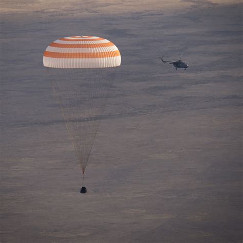 Soyuz Landing Photos: Expedition 49 Returns to Earth | Space