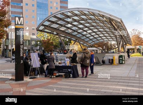 Clarendon metro station hi-res stock photography and images - Alamy