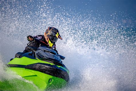 A Beginners Guide to Jet Skiing: Important Facts and More