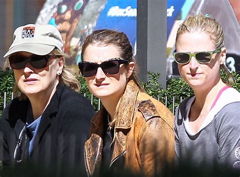 Meryl Streep & Daughters Have Matching Glares - E! Online - AU