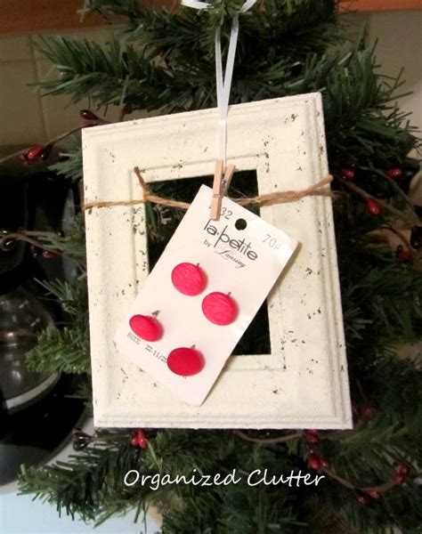 A "Re-Purposed" Christmas Tree - Frames and Buttons | Organized Clutter