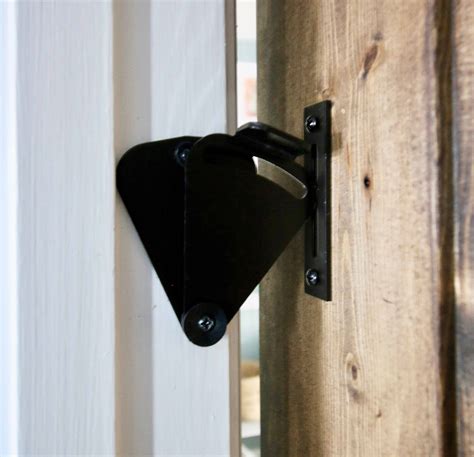 How to add a barn door lock