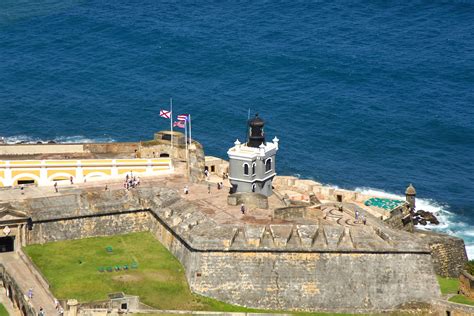 El Morro Lighthouse in San Juan, Puerto Rico - lighthouse Reviews ...