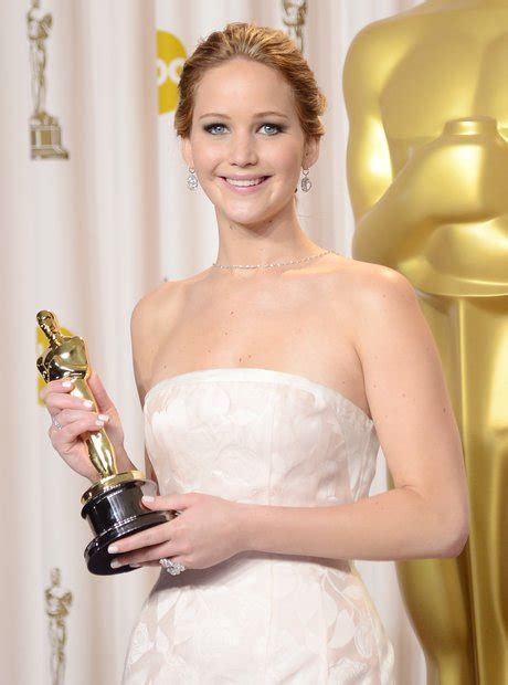 Jennifer Lawrence backstage at the Oscars - Oscars 2013: the ceremony ...