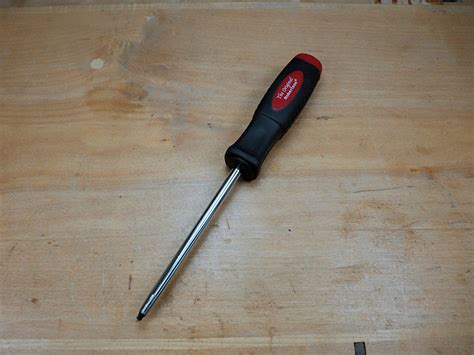 Robertson Standard Screwdriver #2 (Red) | RobCosman.com