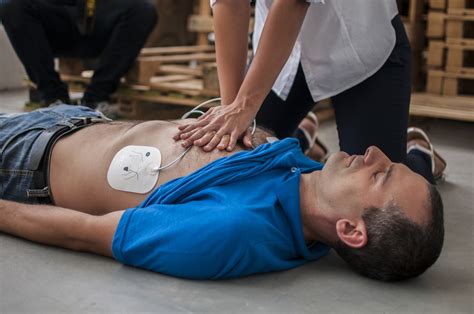 Emergency Care and First Aid for Nurses - IHNA Blog