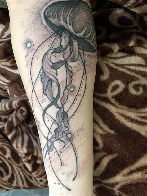 Jellyfish (specifically the mauve stinger) done yesterday by Kayla at Minneapolis Tattoo Shop ...