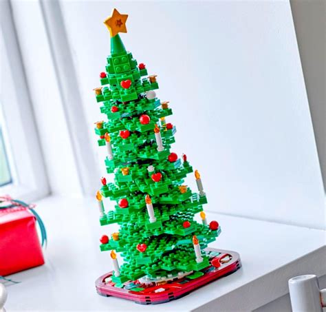 This Lego Christmas Tree Is Perfect For Christmas Decor For LEGO Fanatics