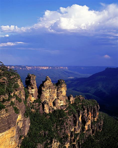 Three Sisters, Blue Mountains, Australia by Hans-peter Merten