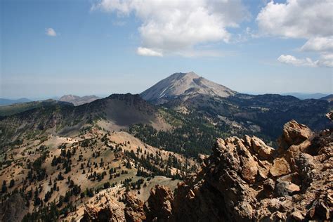 The Ultimate Guide to Lassen Volcanic National Park [2024]