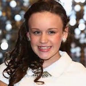 Ellie Leach - Age, Family, Bio | Famous Birthdays