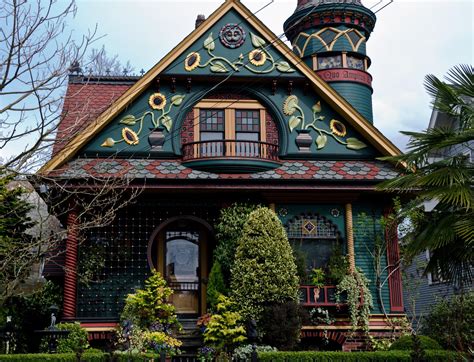 Charismatic and Beautiful 'Queen Anne' Style Houses in the US