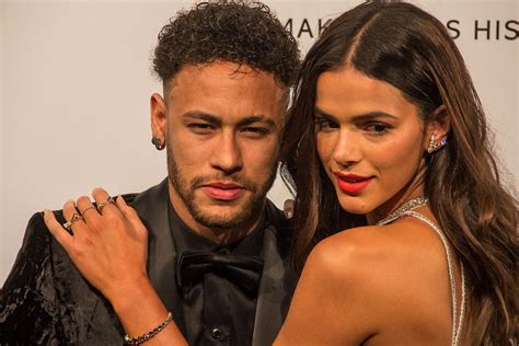 Neymar's girlfriends & Neymar’s Dating History - Sportskeeda