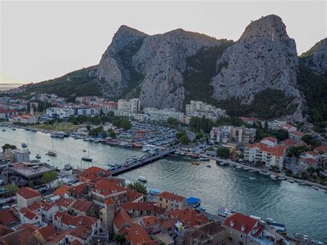 How to Hike the Omis Fortress Hike (Starigrad Fortress) - The Restless ...