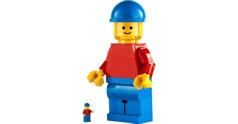 40649 Up-Scaled LEGO Minifigure arrives on LEGO.com | Brickset