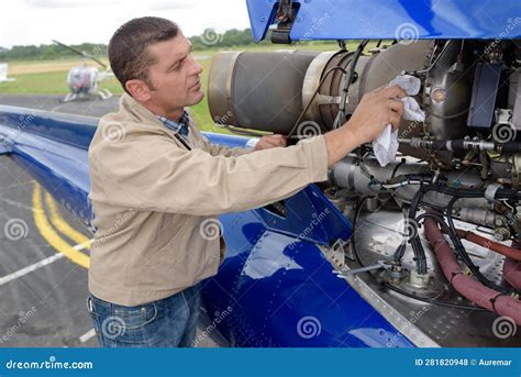 Helicopter Mechanic at Work Stock Photo - Image of military, reparations: 281820948