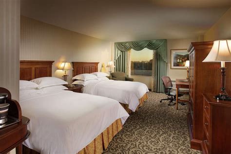 DoubleTree by Hilton Lisle Naperville Naperville | Bookonline.com