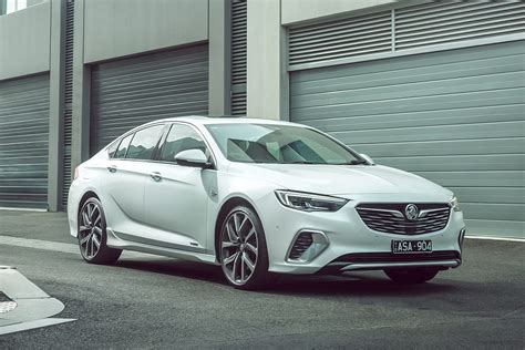 Holden Commodore VXR 2018 review: snapshot | CarsGuide