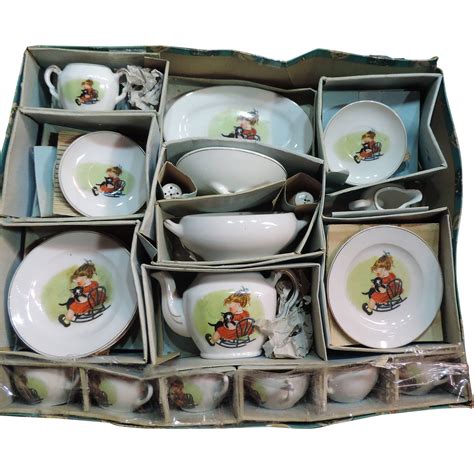 Child's Vintage Porcelain Tea Set | Toy tea set, Kids tea set, Miniature tea set