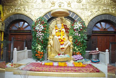 Samadhi Temple of Sai Baba in Shirdi | My Yatra Diary...