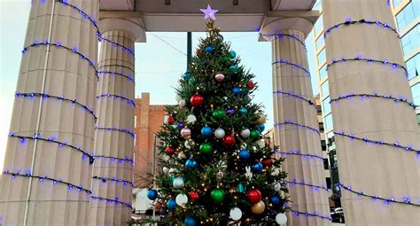 Learn about Greek Christmas traditions - Greektown Chicago