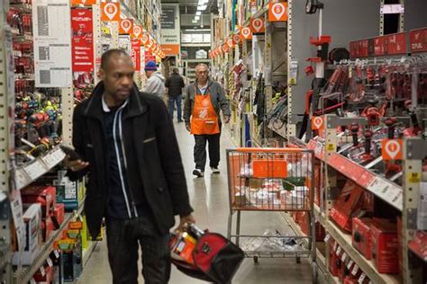 Home Depot Withstands Ill Retail Winds - WSJ