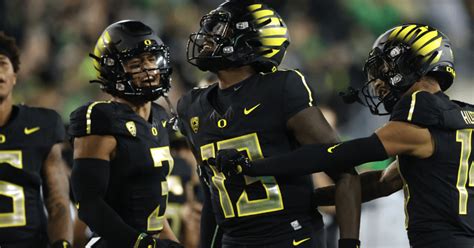 Oregon rallies behind embattled quarterback Anthony Brown - On3