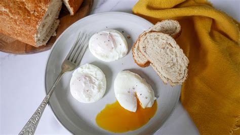 Fool-Proof Poached Eggs Recipe