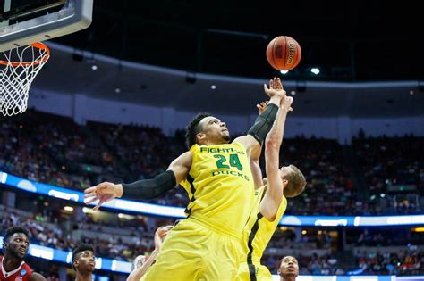 Oregon Ducks basketball is preparing to play without Dillon Brooks for the start of the season ...