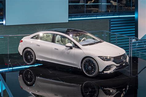 2023 Mercedes-Benz EQE electric sedan is packed with high-end tech - CNET