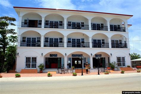 Little Italy Hotel in Nukualofa Tonga - Geographic Media