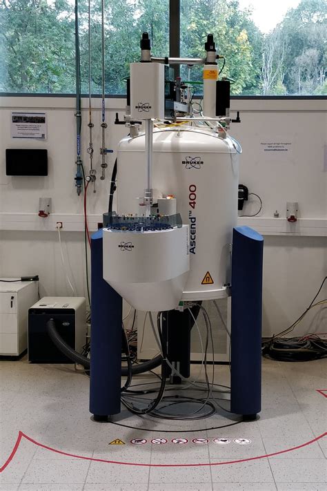 Nuclear magnetic resonance (NMR) spectroscopy Bruker Avance III HD 400 MHz – SOLVOMET