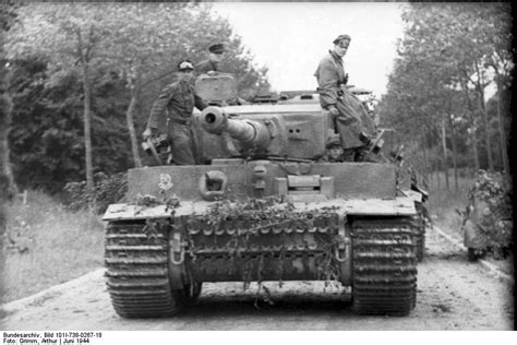 [Photo] German Tiger I heavy tank at Villers-Bocage, France, Jun 1944 | World War II Database