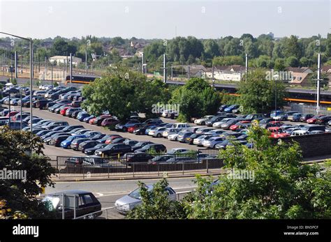 Peterborough railway station hi-res stock photography and images - Alamy