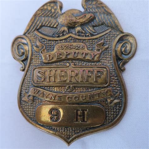 Collectors-Badges Auctions - Wayne Co Sheriff Ohio 1925-26 Badge w/Id Card