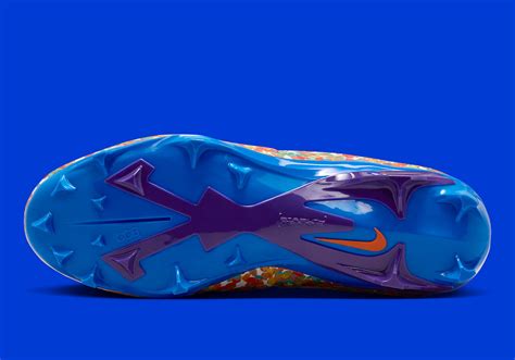 Nike LeBron 4 "Fruity Pebbles" Cleats | SneakerNews.com