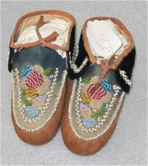 AMERICAN INDIAN MOHAWK BEADED MOCCASINS BEADWORK 1910 Native American ...