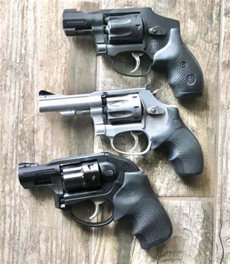 Smith & Wesson 43C vs Ruger LCR .22