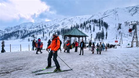 Winter Adventure in Gulmarg | While Gulmarg is an all-weathe… | Flickr