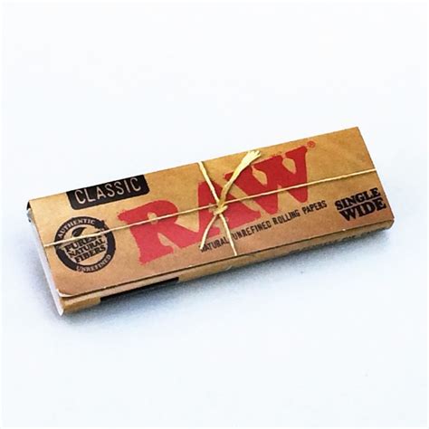 RAW Classic Rolling Papers - American Made Glass Pipes