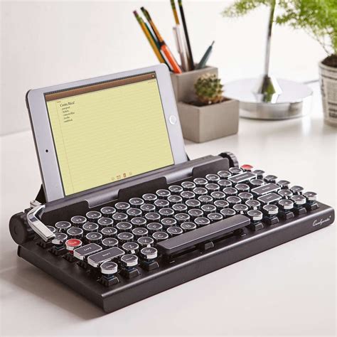 QwerkyWriter - Bluetooth Typewriter Keyboard