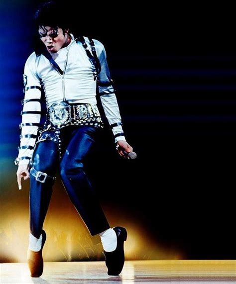 Michael Jackson Dance Moves We All Tried (And Failed) To Copy