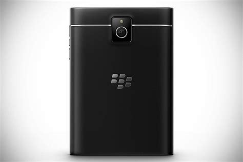 BlackBerry Passport Has 4.5" Square HD Display, Boasts Innovative Dual-control Keyboard