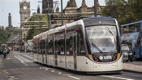 Edinburg: Tram ticket in airport & city zone | GetYourGuide