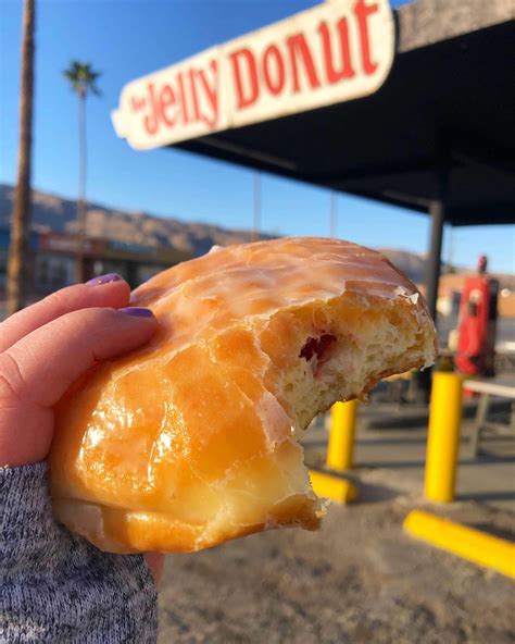 Best Local Donut Shops: Good Places to Stop & Get Donuts on a Road Trip ...