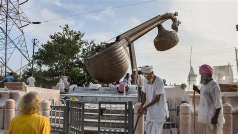 UP CM Yogi Adityanath inaugurates Lata Mangeshkar Chowk in Ayodhya ...