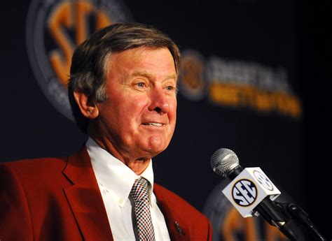 South Carolina Head Coach Steve Spurrier Takes Swipe at Michigan Amid Sign-Stealing Scandal ...