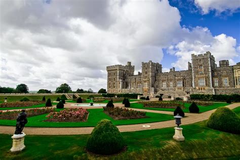 The Queen Opens Up Windsor Castle Gardens To The Public