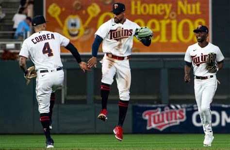 Twins Star Celebrates The Return Of Carlos Correa