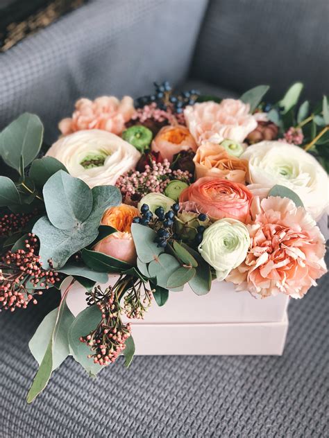 White, Orange, and Green Floral Bouquet Decor · Free Stock Photo